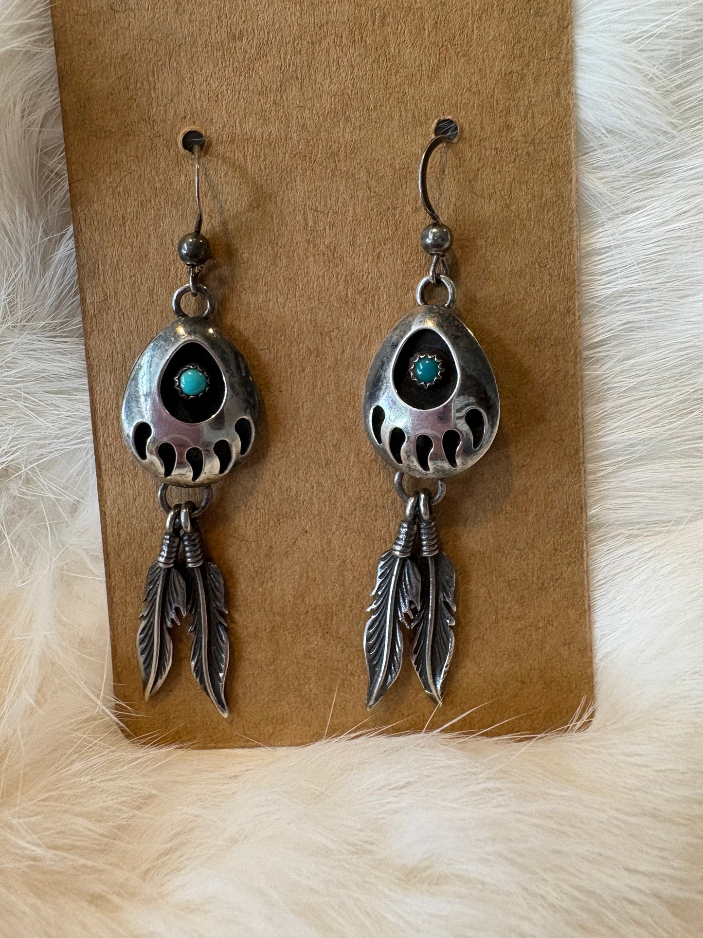Bear paw feathers
