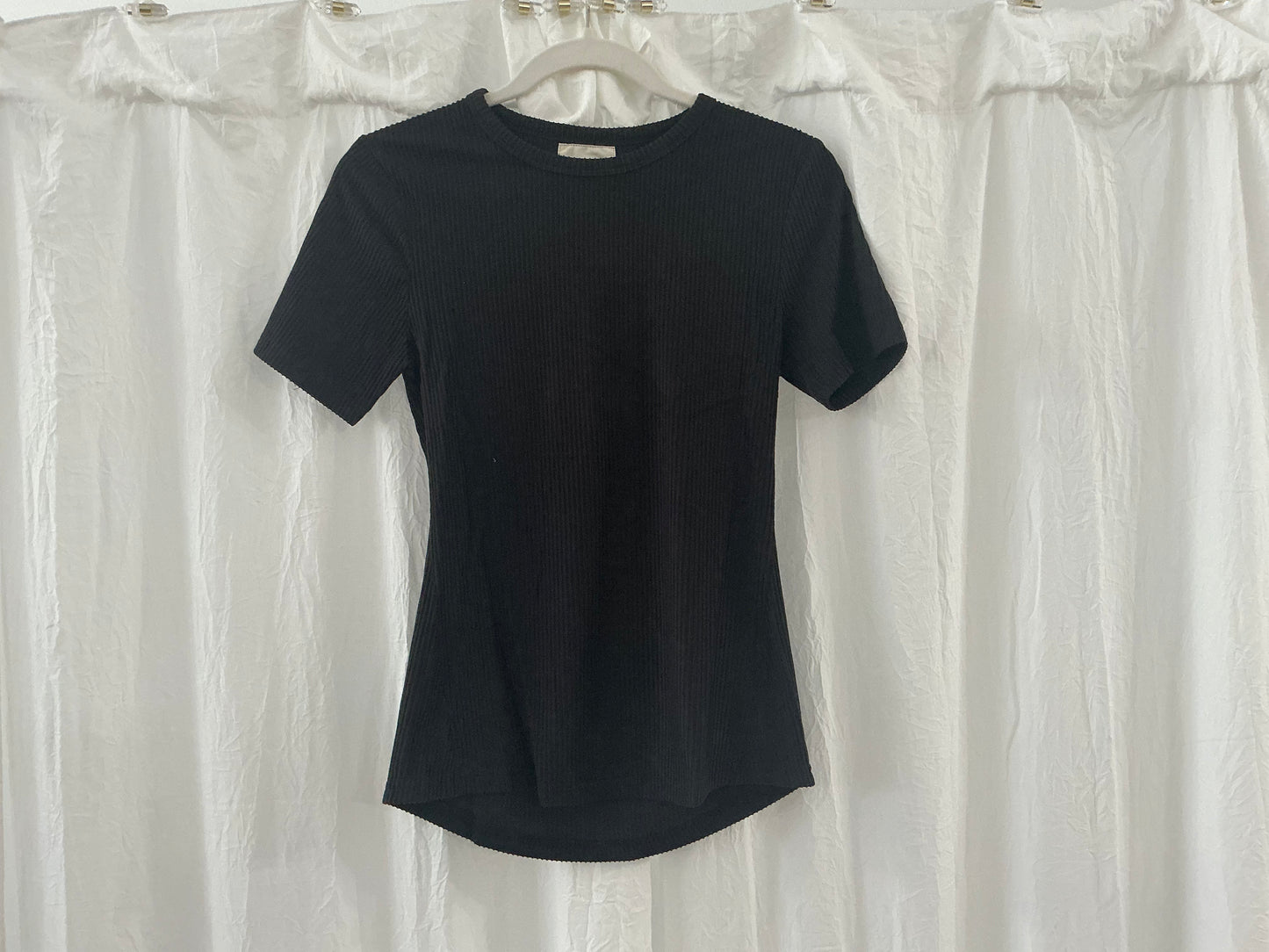 Black ribbed