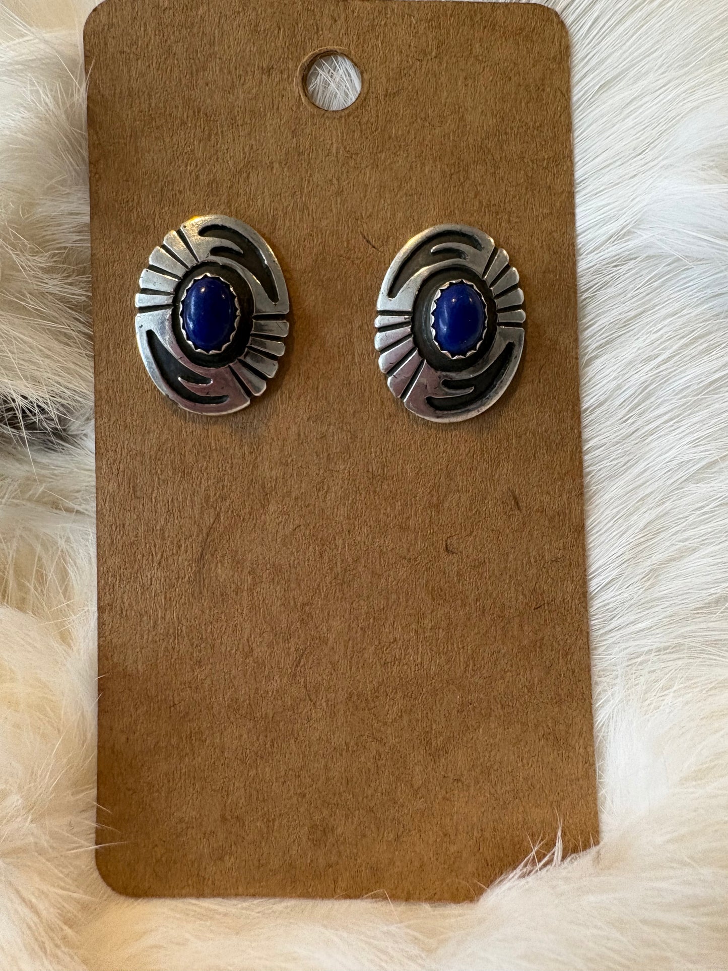 Lapis studs
