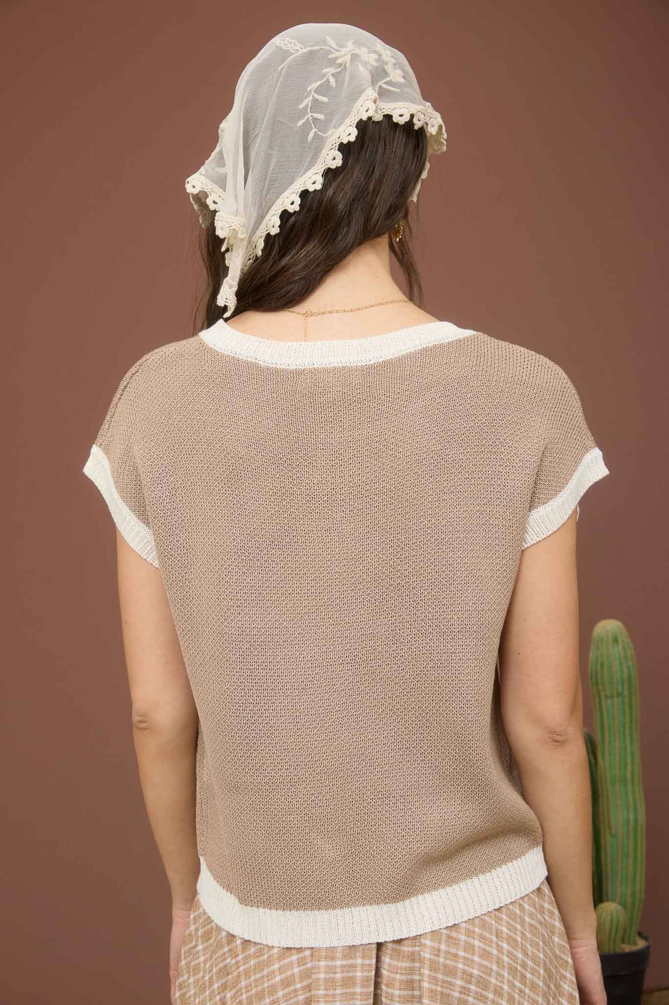 HORSESHOE SHORT SLEEVE KNIT SWEATER